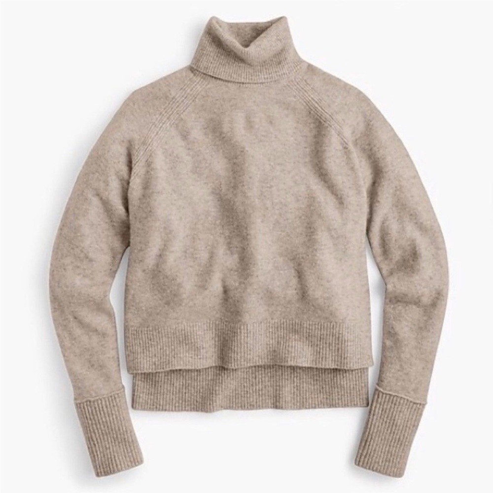 VGUC J. Crew turtleneck sweater with side slits in Supersoft yarn Hthr Flax, XXS